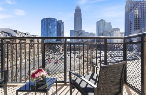 Charlotte Center City Apartment | Modern Marvel - Free Parking, Gym, Near Stadium