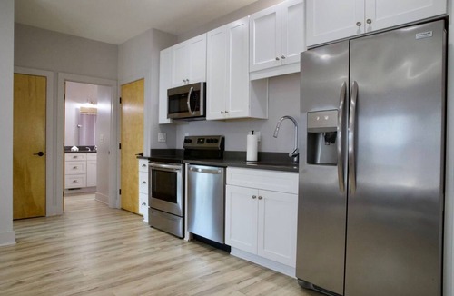 Charlotte Apartment | Modern Midcentury Bohemian Style gem-uptown