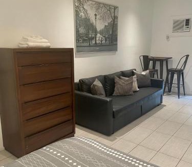 Sailboat Bend Apartment | Modern Riverview Apartments