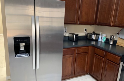 McDonough House | Modern, Spacious Home - 5 min walk from tennis courts and comm. pool