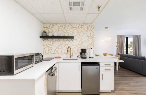 Southwest Orlando Apartment | Modern Studio on I-Drive: parking + pool included