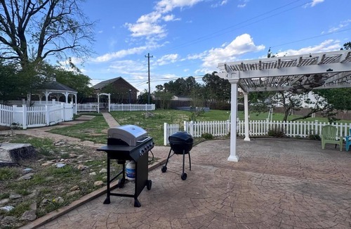 Cordova House | MONTHLY STAYS-Phenomenal 4 Bedrooms + Extra Space Beds in Cordova