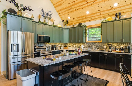 Massanutten Ski Chalet | Moonstone Escape - Managed by Gr8Escapes