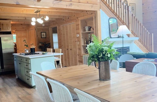 Altamont House | Mossy Falls - Bluff Views, Hot Tub & Waterfall
