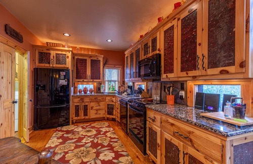 Blowing Rock House | Mossy Path Hideaway - Blowing Rock area home with easy access and ping pong!