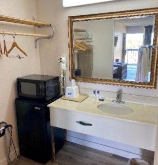 Marianna Hotel | Motel 6 Marianna, FL