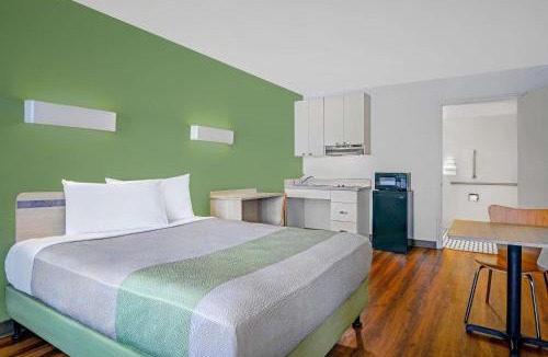 Tallahassee Hotel | Motel 6-Tallahassee, FL - Downtown
