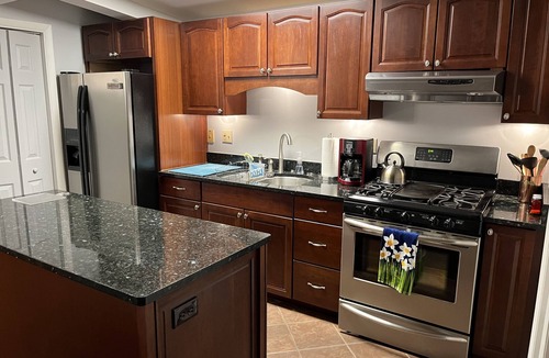 Hayesville Cabin | Mountain Cabin in the woods-Tranquil Setting-2 bed 2 bath-Private-Deck-Views