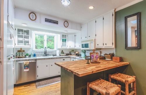 Franklin Cabin | Mountain View Cabin, All King Beds, Garage w/Paved Drive, One Floor