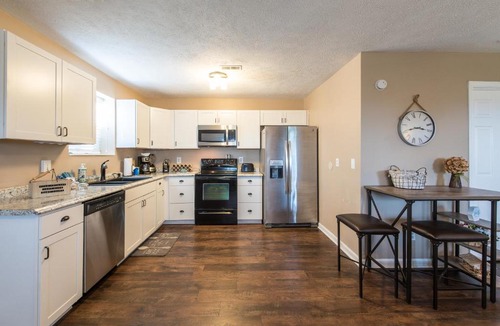 Kodak Apartment | Mountain View Place #1