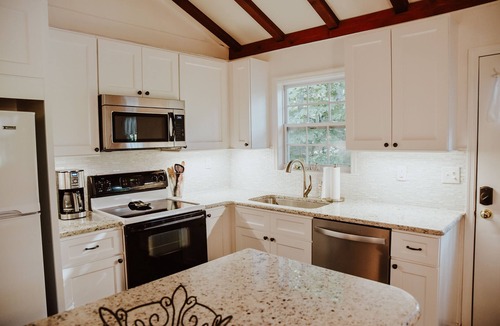 Huddleston House | Mountain View, waterfront, large quiet cove, gentle lot, covered dock & deep H2O