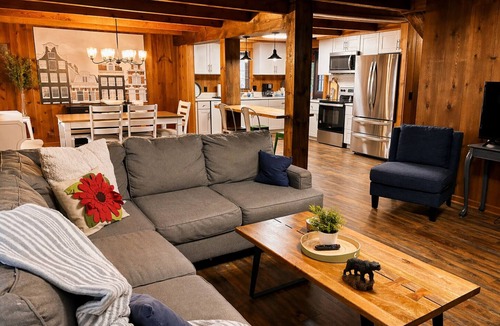 Cleveland Cabin | Mountain Views, Firepit, Arcade & Min to Helen