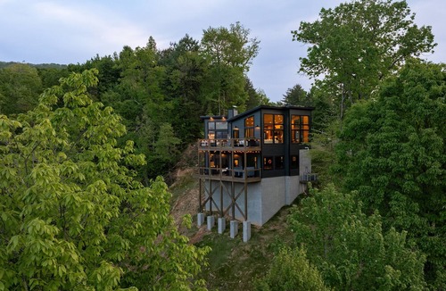 Wears Valley Cabin | Mountain VIEWS Indoor Pool Hot Tub Arcade
