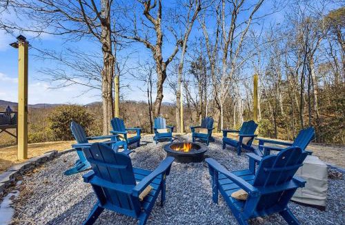 Fairview House | Mtn Views Sleeps 20 Stargazing Dome Hot Tub