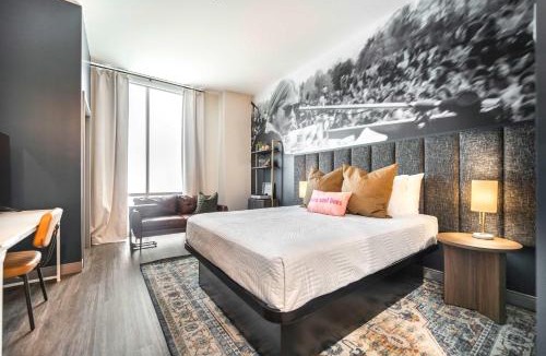 Macon Apartment | Musically Inspired Dual Stay - Near Cherry Street