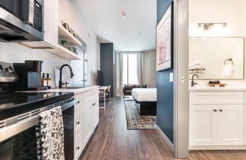 Macon Apartment | Musically Inspired Dual Stay - Near Cherry Street