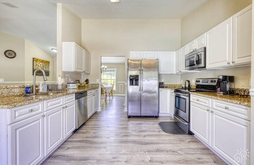 Rural Estates House | Naples, Heated Pool, 4bdr, 8 guest, private yard