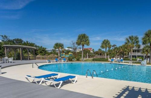 Oceanmarsh Subdivision House | Nautical Watch on Harbor Island