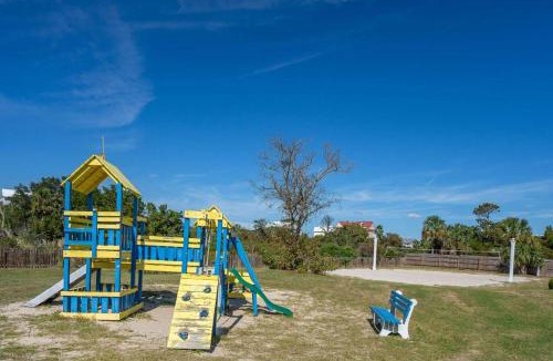 Oceanmarsh Subdivision House | Nautical Watch on Harbor Island