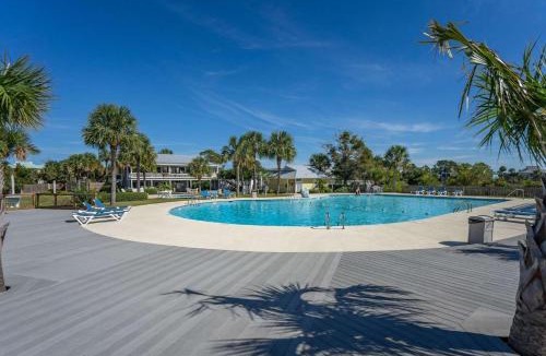 Oceanmarsh Subdivision House | Nautical Watch on Harbor Island