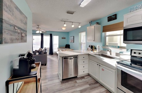Navarre Beach Condo | Navarre Condo with Bay Views | Community Pool | Just Steps to the Beach