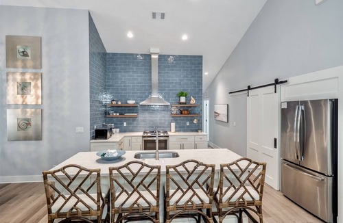 Captiva House | Near beach. Wade On In (Previously On the Wiles Side) Captiva Island Pool Home