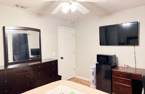 Winter Garden House | Near Disney cozy quiet place, 2 rooms with queen bed up to 4 people