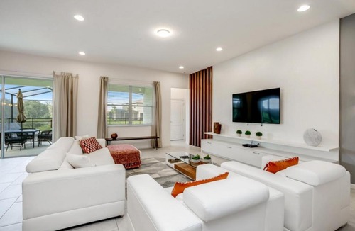 Loughman House | Near Disney World Luxury Water Resort - Large Pool Homes Just 7 Miles To Disney