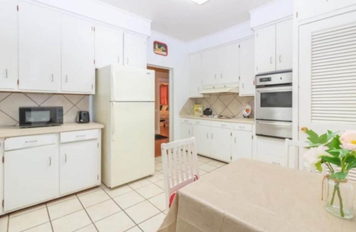 Columbus House | Near Lakebottom Park & Downtown - Parkside Cottage