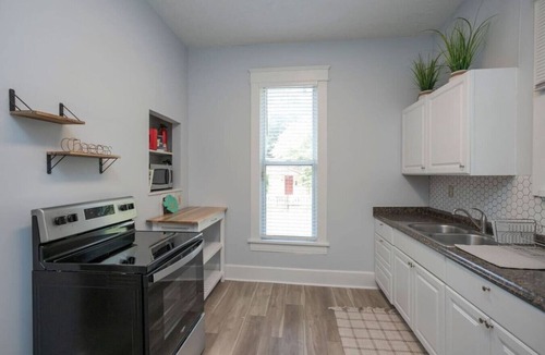 McFerrin Park House | Neon Nashville! 5 min to Broadway Walk 2 dining!