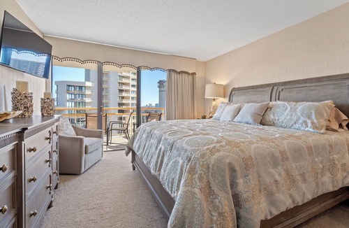 Briarcliffe Acres Condo | New 2025! Beautifully Decorated, Remodeled Kitchen & Baths, King/Queen/Queen!