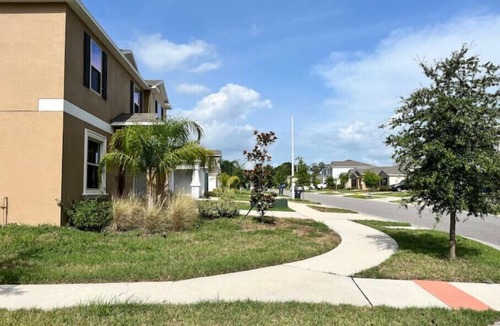 Riverview House | New 4 bedroom corner house with ample space