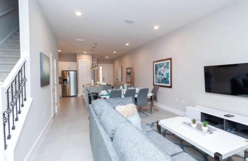 West Kissimmee Villa | New 4 BR 4 BA Villa Ground Zero to Theme Parks
