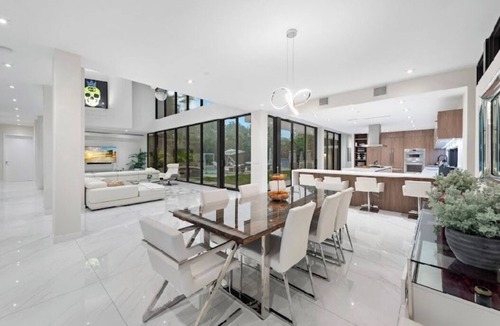 Country Club Section House | NEW 5BR Ultra Luxury Home in Coral Gables—Golf, Outdoor bar, & Pool!