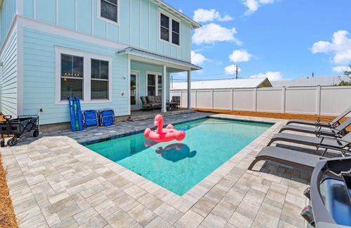 Hollywood Beach House | NEW 6 BR Home | Private Heated Pool | Walk 2 Beach