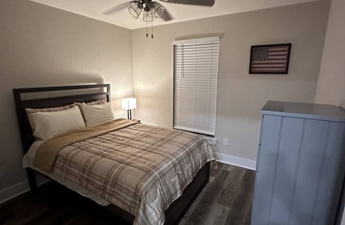 Northwest Pensacola House | New amenities,rustic charm! Convenient local, relaxing ,private, & just for you!