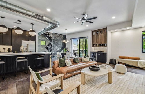 Hyde Park House | NEW! Breathtaking Home In Hyde Park w/Pvt Balcony