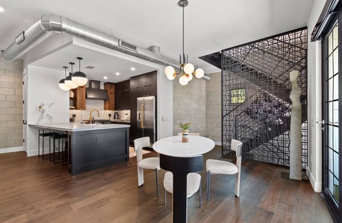 Hyde Park House | NEW! Breathtaking Home In Hyde Park w/Pvt Balcony