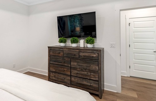 East Hill House | New build in 2020 - 4/2.5 Home - Close to downtown & beaches