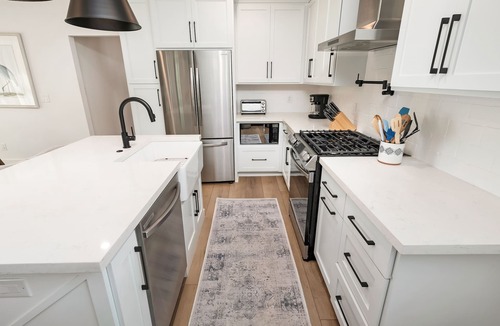 East Hill House | New build in 2020 - 4/2.5 Home - Close to downtown & beaches
