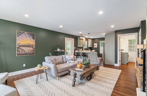 Powell House | New, charming 3-bedroom townhome with all amenities in convenient location