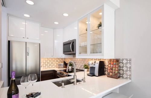 Central Naples Condo | NEW Condo 2 Bed 2 Bath Pool 6 min to Beaches Downtown Restaurants Shopping