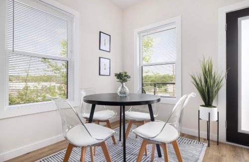 Johnson City House | New construction 2nd level apartment * Downtown JC