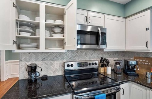 Southwest Raleigh House | New Convenient Hub near NCSU & Downtown Raleigh
