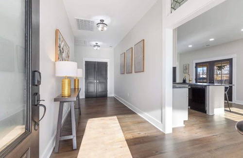 Dickson House | New Downtown Dickson Gem: Cozy Stay & Pet Friendly
