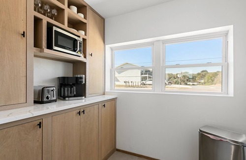 Ocean Cay House | *NEW* Fully Renovated, Luxury Oceanfront Cottage