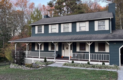Oak Ridge House | -NEW- Green Cedar Lodge, Nature Lovers Dream! Hot Tub, FirePit, BBQ