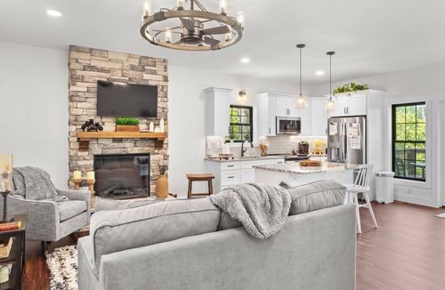 Townsend House | New Home 3 BR/2.5 BA Hot Tub
