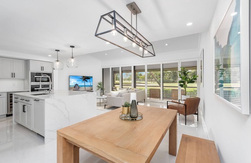 Hunt Club House | New Home on PGA National Golf Course with Private Hot Tub by Guaranteed Rental™