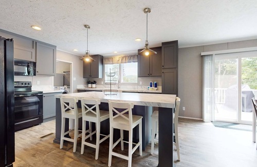 Caryville House | New Lake Home, Sleeps 14 , Private Dock, Deck, Grill